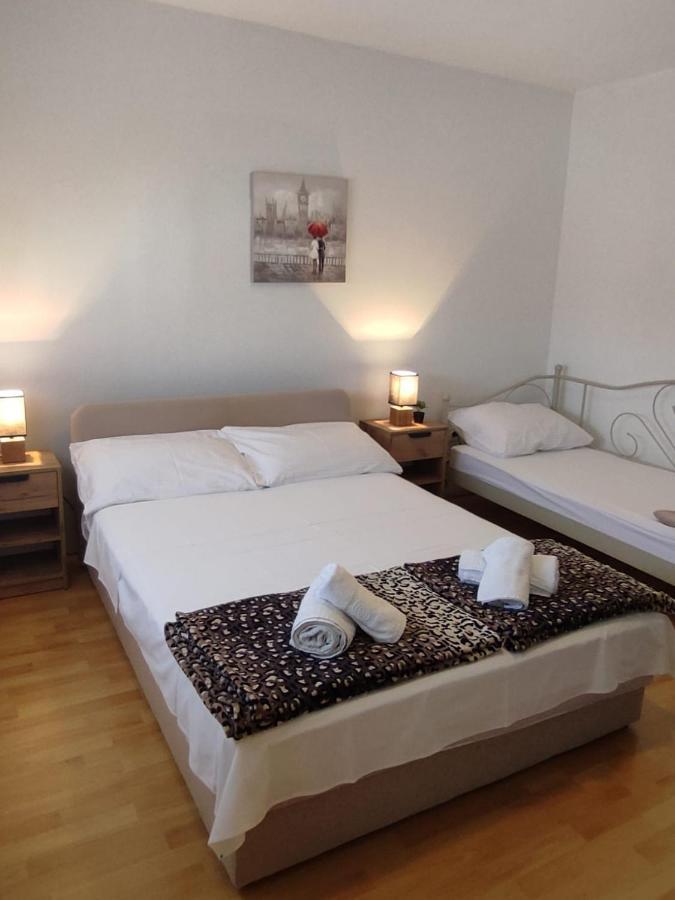 Apartments"Nika" With Private Pool Galovac  Eksteriør bilde